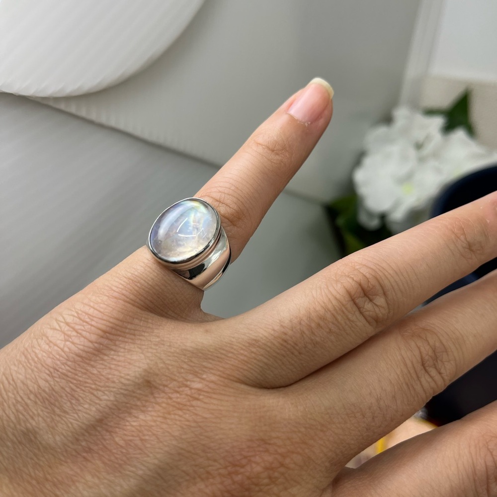 Vintage Sterling Silver Rainbow Moonstone Ring – Size 5 – Bold Artisan Design - Picture 10 of 17